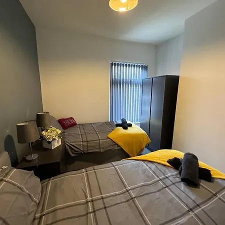Villa Brand New Refurb 8 Person House à Kingston upon Hull Extérieur photo