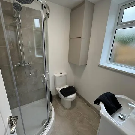 Villa Brand New Refurb 8 Person House à Kingston upon Hull Extérieur photo