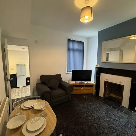 Villa Brand New Refurb 8 Person House à Kingston upon Hull Extérieur photo