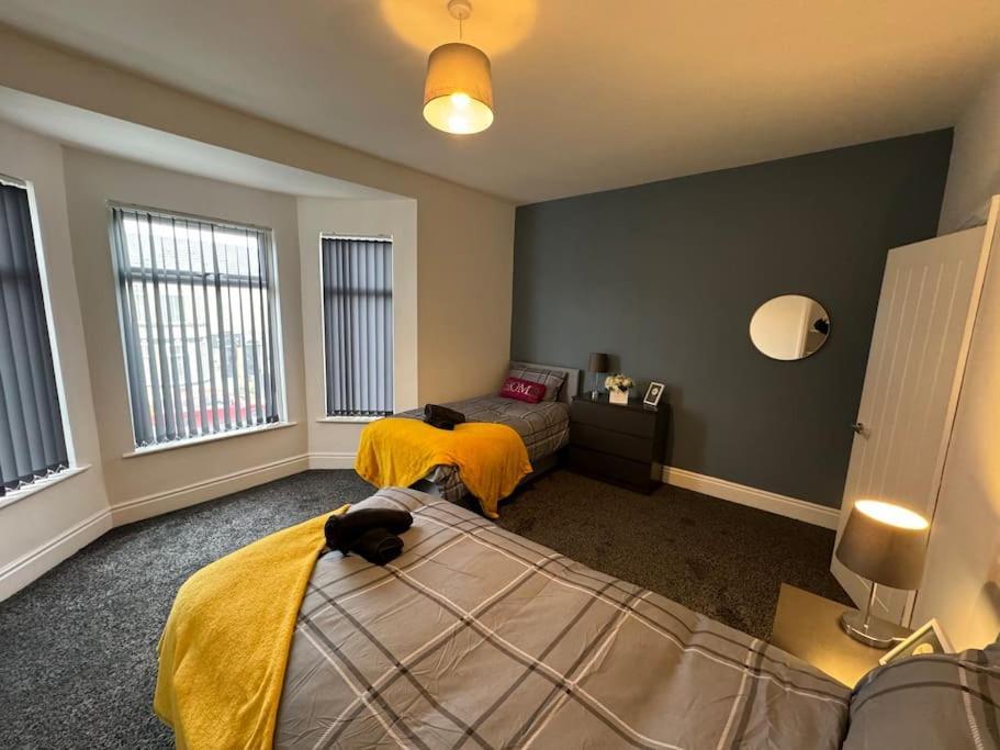 Holiday home Brand New Refurb 8 Person House *