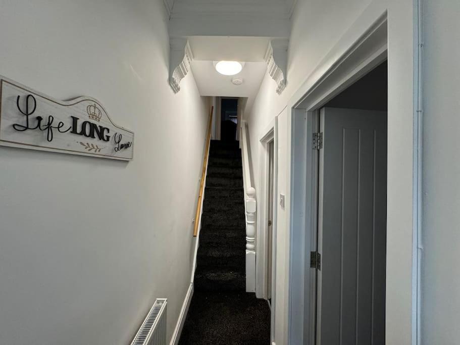 Holiday home Brand New Refurb 8 Person House